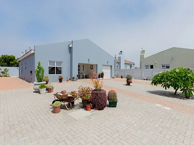 3 Bedroom House For Sale in Velddrif - img