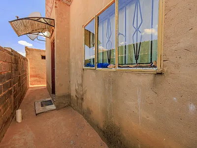 8 Bedroom House For Sale in Krugersdorp - 02Gl.webp