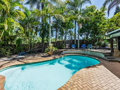 4 Bedroom House For Sale in East London - eRuS.webp