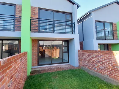 2 Bedroom Apartment For Sale in Centurion - hf4F.webp