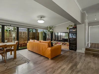 4 Bedroom Townhouse For Sale in Somerset West - qijS.webp