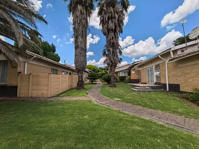 2 Bedroom Townhouse For Sale in Parys - BO2e.webp