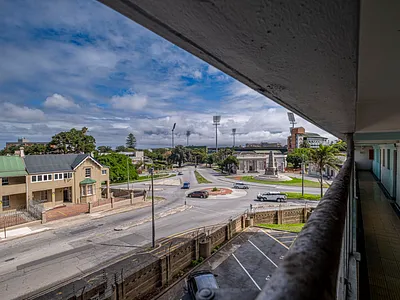 1 Bedroom Apartment For Sale in Port Elizabeth Central, Port Elizabeth - img