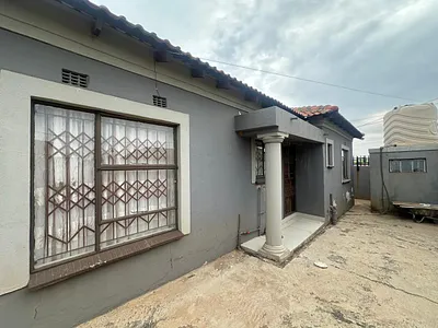 2 Bedroom House For Sale in Witbank - img