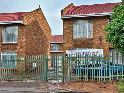 2 Bedroom Apartment For Sale in Potchefstroom - img