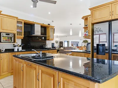 9 Bedroom House For Sale in Pennington - img