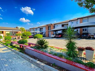 3 Bedroom Apartment For Sale in Midrand - etmB.webp