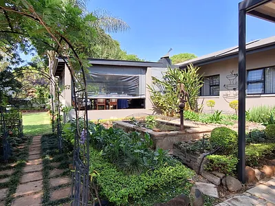 6 Bedroom House For Sale in Pretoria - img