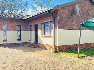 3 Bedroom House For Sale in Louis Trichardt - H7m4.webp