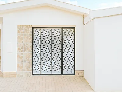 1 Bedroom Apartment To Rent in Despatch - img