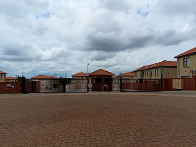 3 Bedroom Apartment For Sale in Akasia - mMRz.webp