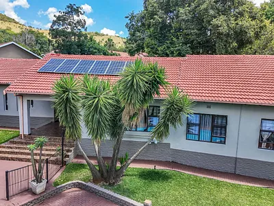 3 Bedroom House For Sale in Rustenburg - 9Mgh.webp
