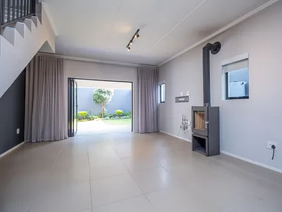 3 Bedroom Apartment For Sale in Sandton - JMu9.webp