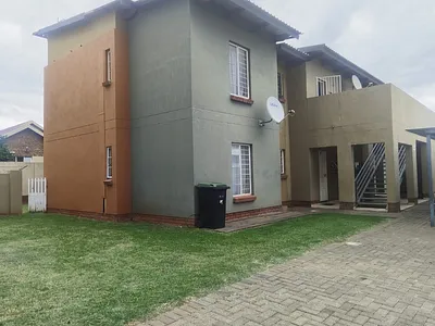 2 Bedroom Apartment For Sale in Rustenburg - 9kDi.webp