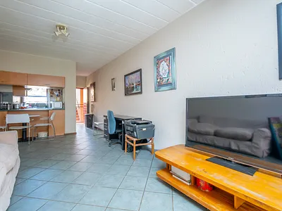 2 Bedroom Apartment For Sale in Sandton - 7WrZ.webp