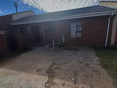 3 Bedroom House To Rent in Queenstown - Qyi8.webp