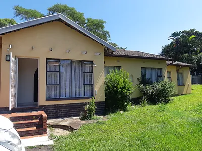 4 Bedroom House For Sale in Pinetown - lsO1.webp