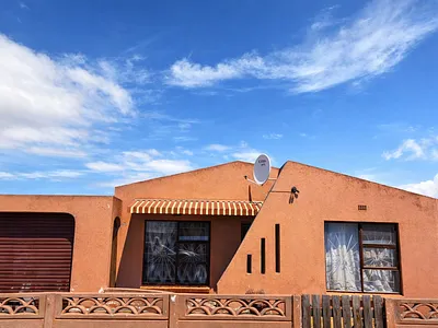 4 Bedroom House For Sale in Cape Town - g4da.webp
