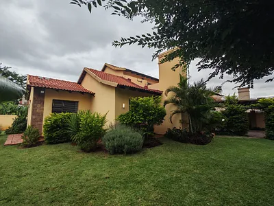 3 Bedroom House For Sale in Rustenburg - t64X.webp