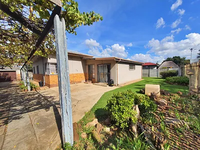 4 Bedroom House For Sale in Potchefstroom - 4KVd.webp
