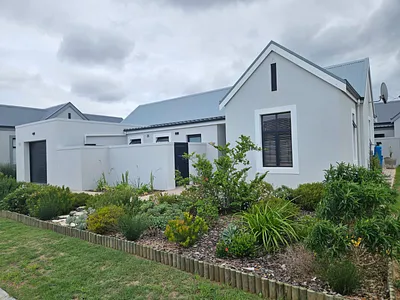 3 Bedroom House For Sale in Stilbaai West, Stilbaai - C6O5.webp