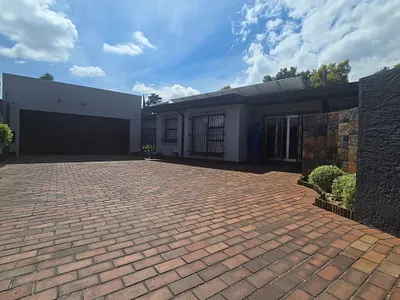 3 Bedroom House For Sale in Vanderbijlpark - wu4E.webp