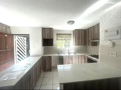 2 Bedroom Townhouse For Sale in Johannesburg - E1Wo.webp