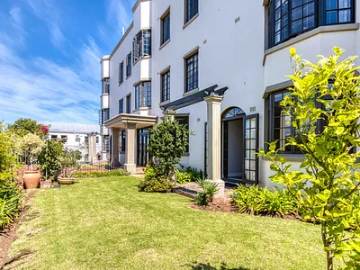 2 Bedroom Apartment For Sale in Somerset West - dSjR.webp