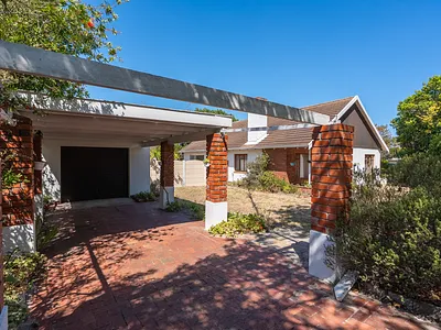 3 Bedroom House For Sale in Cape Town - JMFr.webp