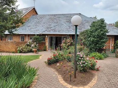 3 Bedroom House For Sale in Edenvale - apW1.webp