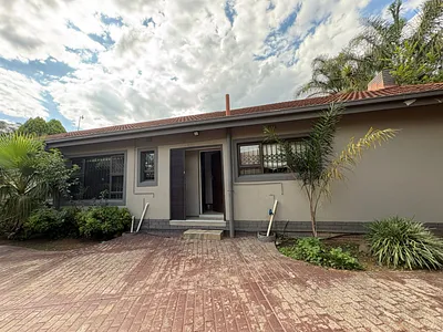 4 Bedroom House To Rent in Newcastle - 5hVE.webp