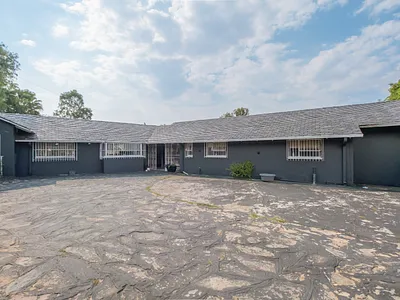5 Bedroom House For Sale in Sandton - 8G0J.webp