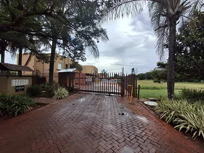 2 Bedroom Townhouse For Sale in Pretoria - DbXw.webp