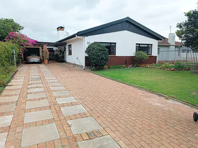 3 Bedroom House To Rent in Fish Hoek - JssR.webp