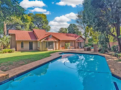 3 Bedroom House For Sale in Allen's Nek, Roodepoort - rtEo.webp