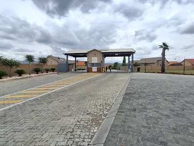 3 Bedroom House For Sale in Rustenburg - tvIj.webp