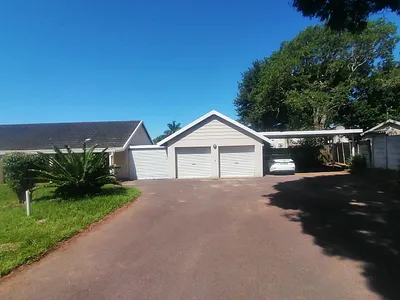 3 Bedroom House For Sale in Pinetown - D9MW.webp