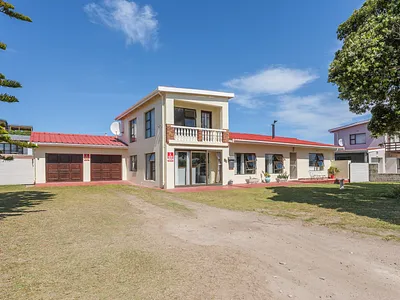 5 Bedroom House For Sale in Struisbaai - uCRQ.webp