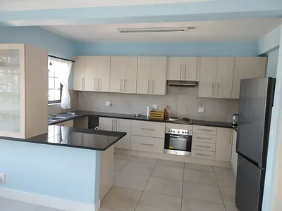 3 Bedroom Apartment To Rent in Somerset West - E4Tj.webp
