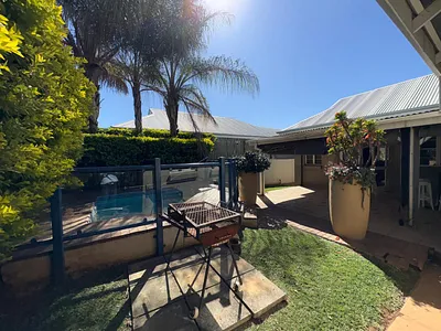 3 Bedroom Townhouse For Sale in Rustenburg - bgPu.webp