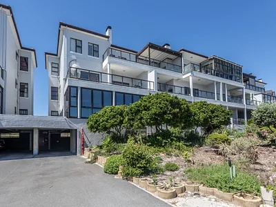 2 Bedroom Apartment For Sale in Blouberg - 6H7Z.webp