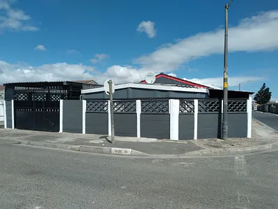 2 Bedroom House For Sale in Cape Town - 2uAt.webp
