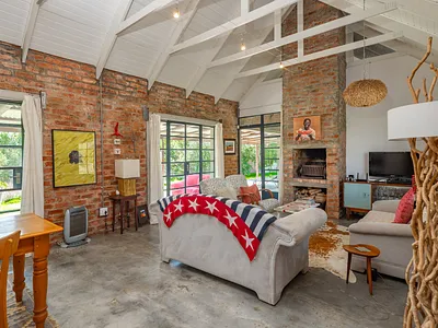 2 Bedroom House For Sale in Napier - rOcJ.webp