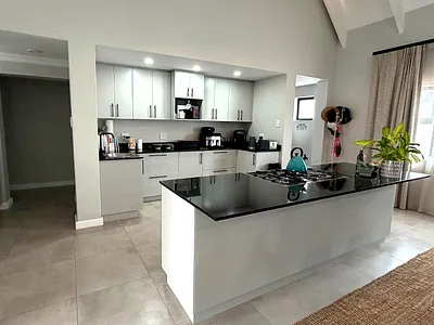 4 Bedroom House To Rent in St Francis Bay - sfa5.webp