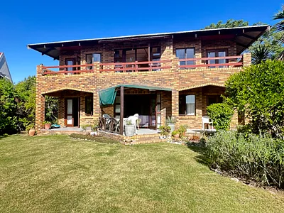 4 Bedroom House For Sale in Sedgefield - agkB.webp