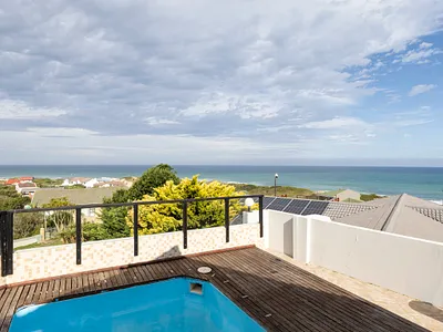 8 Bedroom House For Sale in Port Alfred - 8p2A.webp