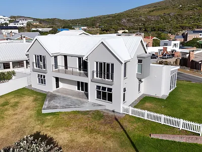4 Bedroom House For Sale in Agulhas - 80jo.webp