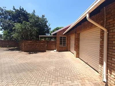 3 Bedroom Townhouse For Sale in Pretoria - img