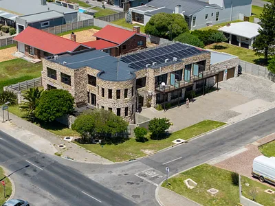 9 Bedroom House For Sale in Struisbaai - A0M7.webp