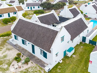 4 Bedroom House For Sale in Struisbaai - eStS.webp